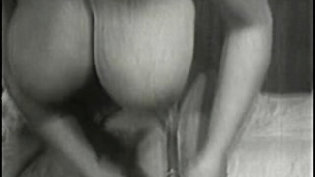 बिकिनी ब्रिटनी अंबरमध्ये अनेक काळ्या रंगाचे डुड्स सेक्स-अपील ब्लॉन्डच्या सर्व छिद्रांना संभोग करतात