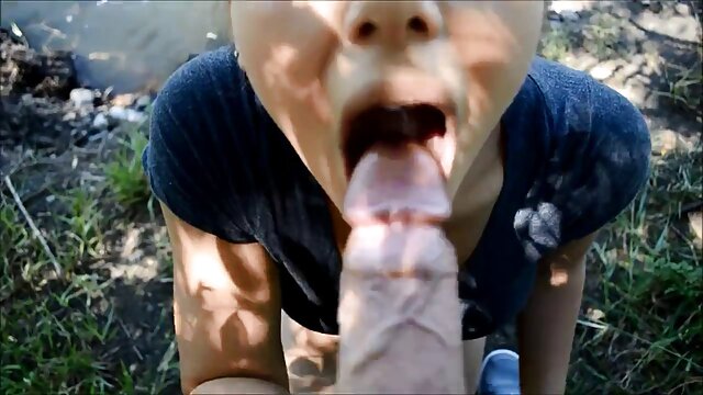 स्लटी ब्लॉन्डी कॅथी हेवन एफबीआय एजंटना त्यांच्या डिक्सला खूष करण्यासाठी मोहात पाडते